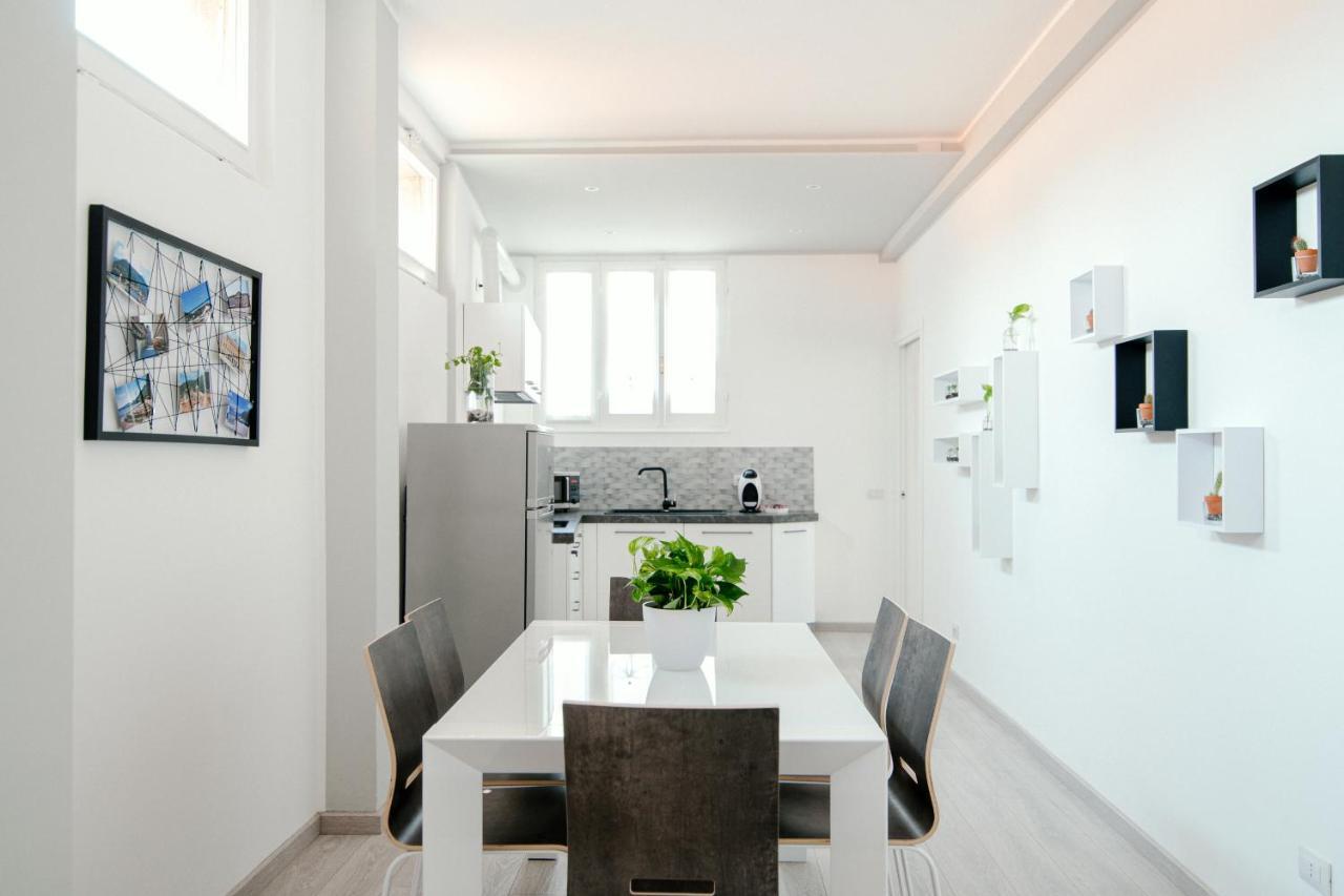 Bright Home - The House Of Travelers Como Exteriör bild