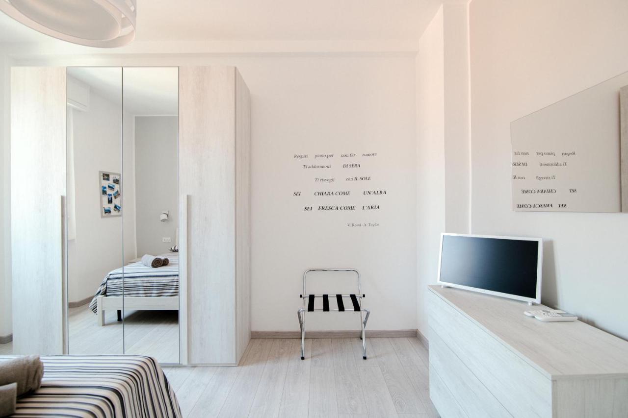 Bright Home - The House Of Travelers Como Exteriör bild