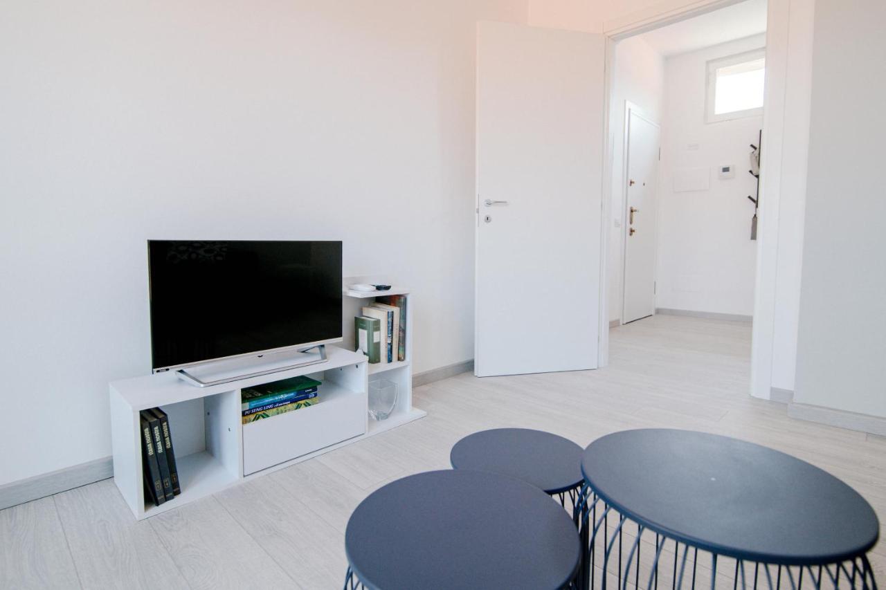 Bright Home - The House Of Travelers Como Exteriör bild